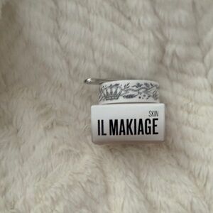 IL MAKIAGE Skin Concealer - White and Black